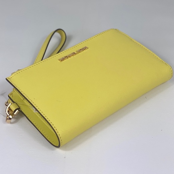 MICHAEL KORS
 Leather Smartphone Wallet - Picture 3 of 9